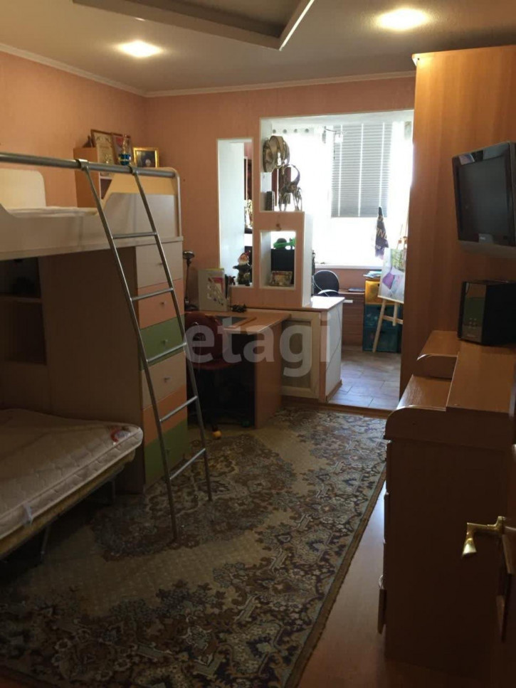 3-комн квартира улица Ромашина