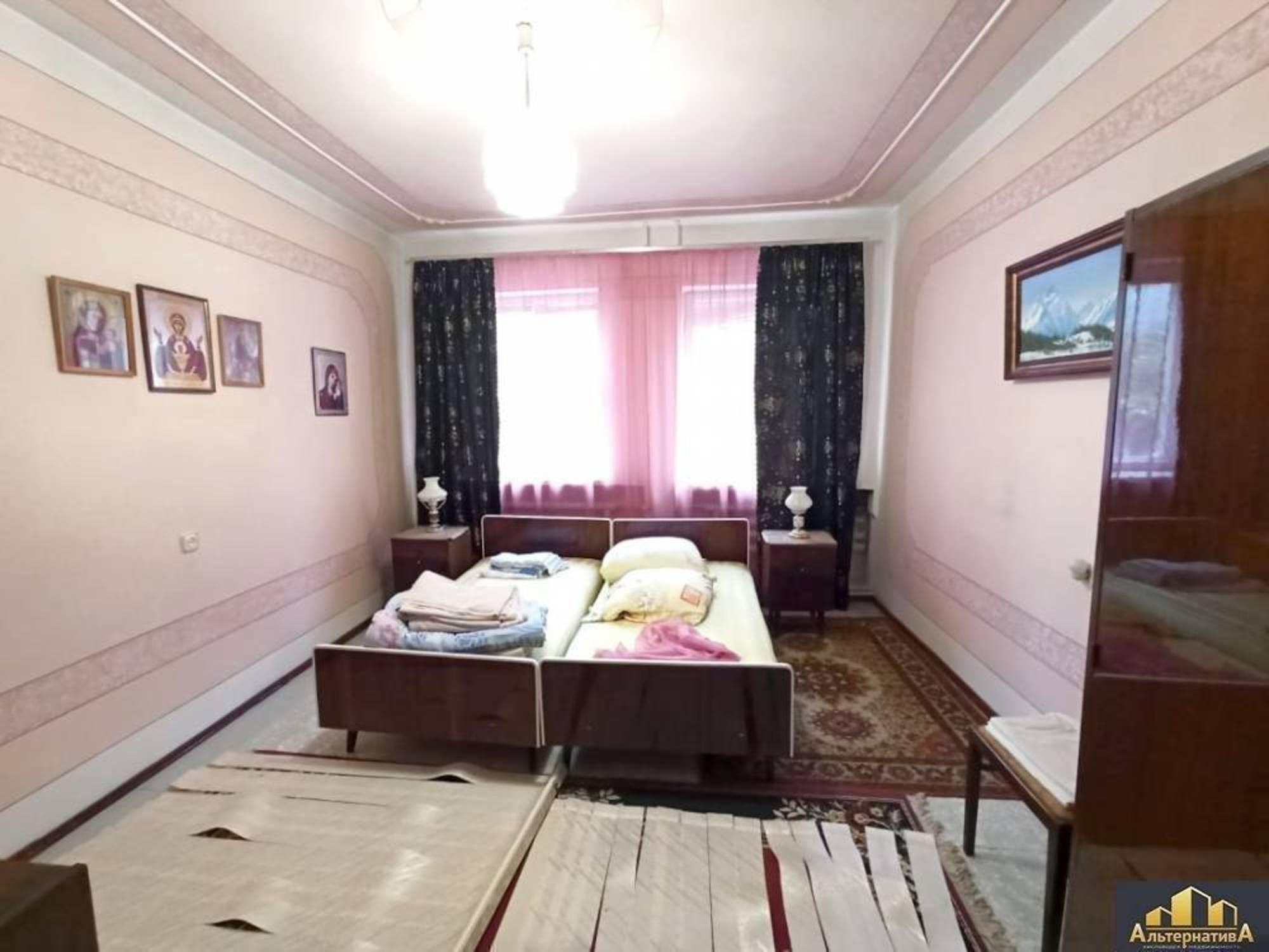 Купить дачу, дом, коттедж за 21 500 000 рублей на Революции ул.