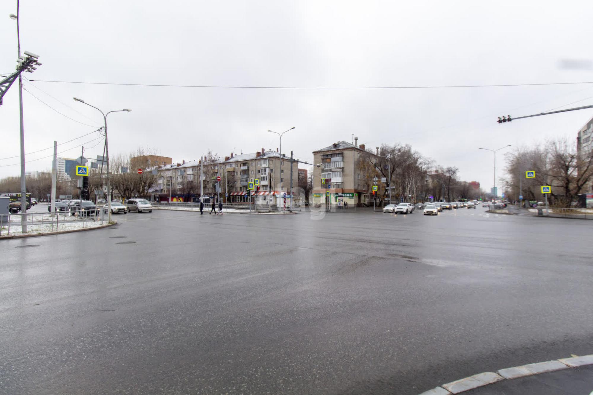 Купить торговое помещение за 70 000 000 рублей на 50 лет Октября 33а