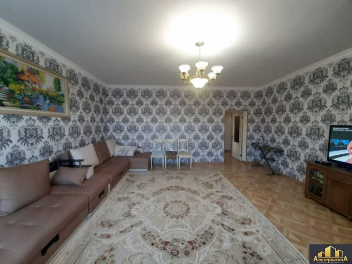 2-комн квартира Революции ул.