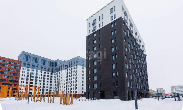 3-комн квартира 50 лет Октября, 63г