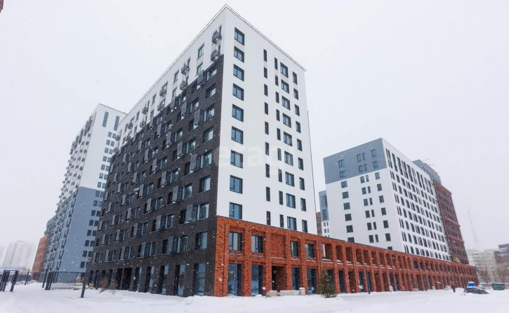 3-комн квартира 50 лет Октября, 63г