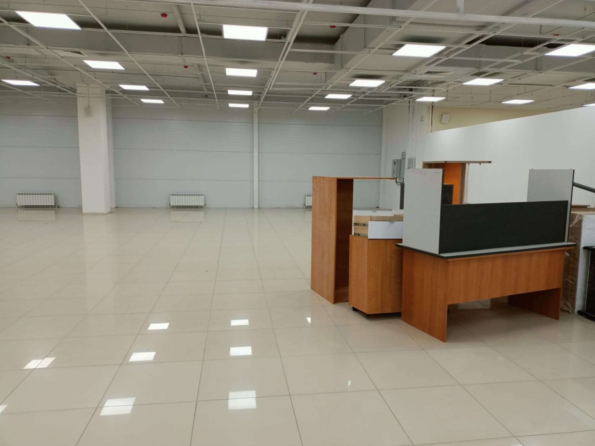 Сдать торговое помещение за 73 100 рублей на ул Дыбенко, 33