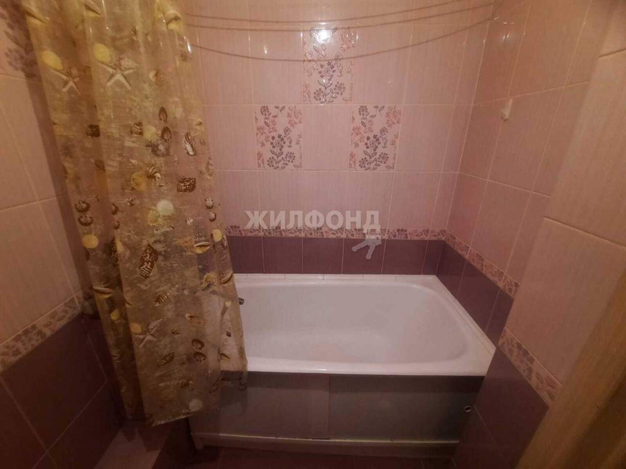 Купить студию за 2 380 000 рублей на Виктора Уса улица, д.15