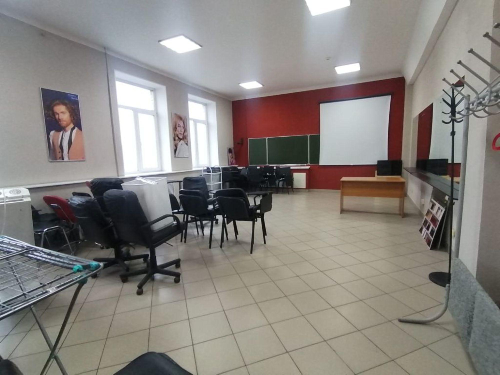 Купить офис, помещение под офис за 26 500 000 рублей на Свердлова ул, 4