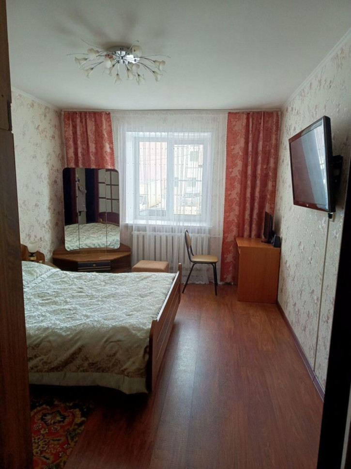 2-комн квартира Институтский городок, 21