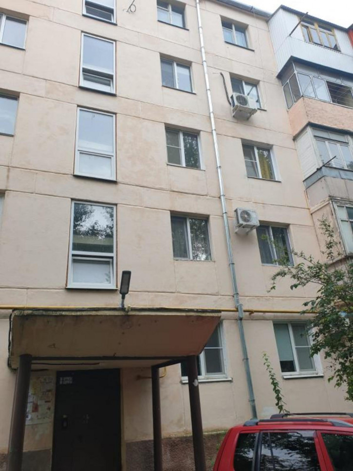 3-комн квартира 12 мкр-н, 12