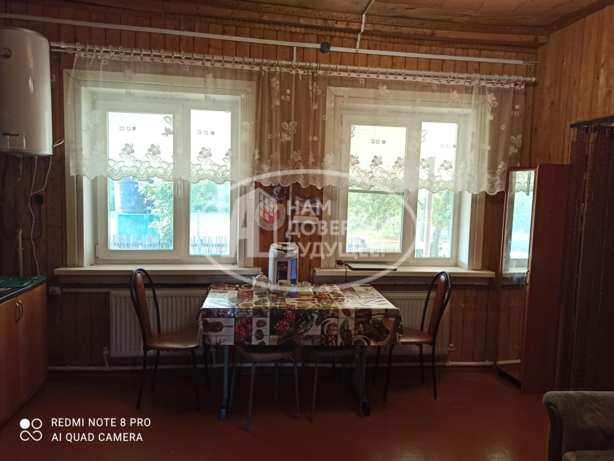 Купить дачу, дом, коттедж за 3 850 000 рублей на Стрежевая улица, 3