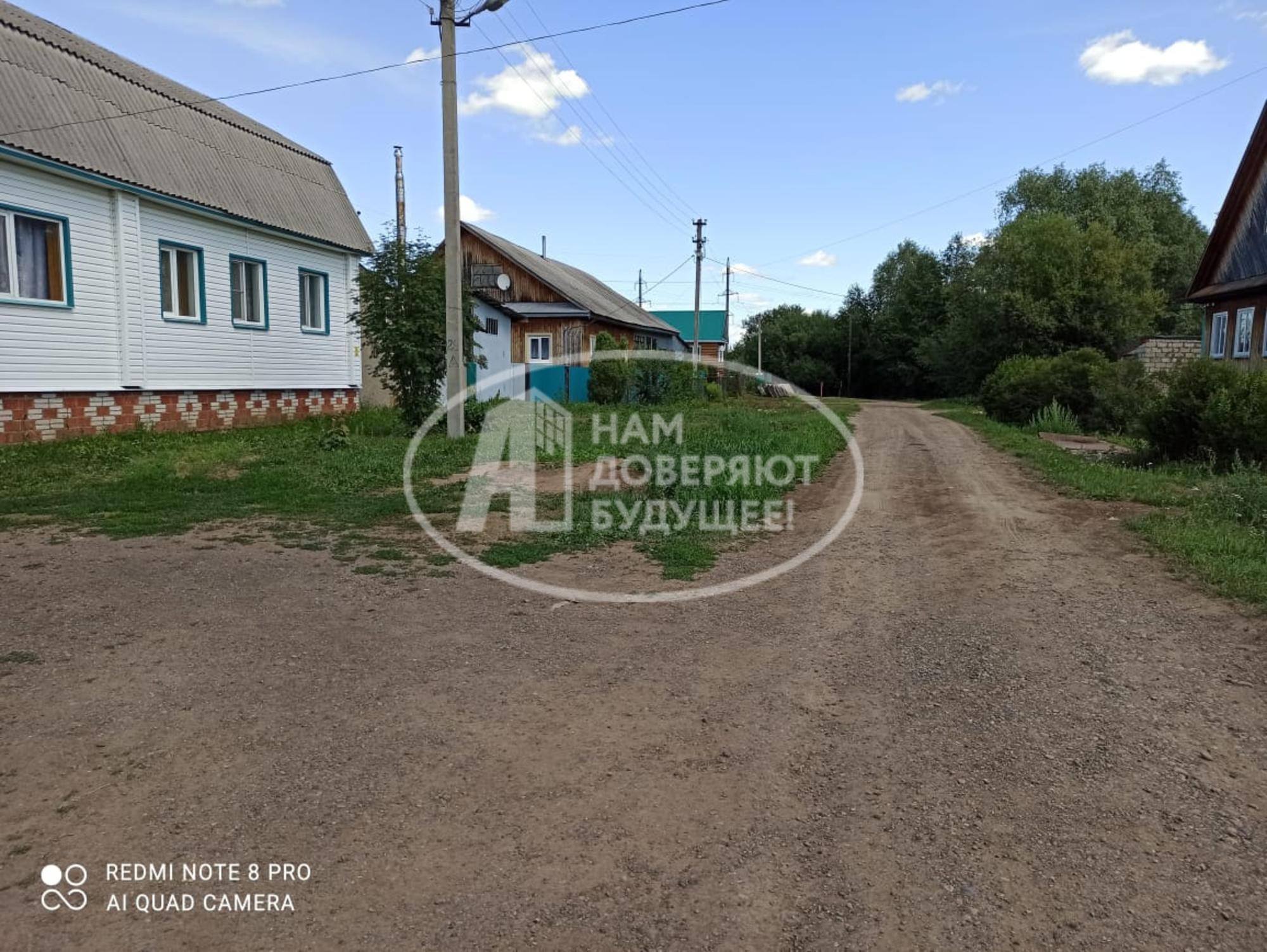 Купить дачу, дом, коттедж за 3 850 000 рублей на Стрежевая улица, 3