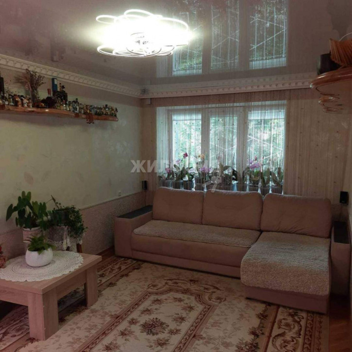 3-комн квартира Кочубея улица, д.11