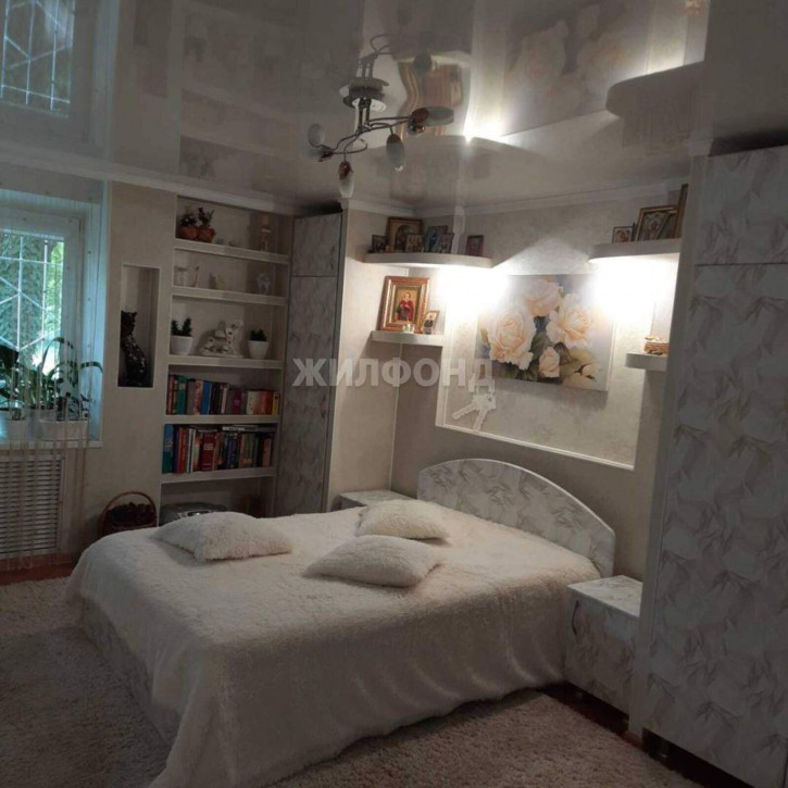 3-комн квартира Кочубея улица, д.11