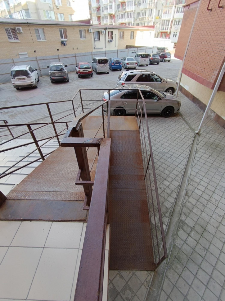 2-комн квартира улица Крылова, 113