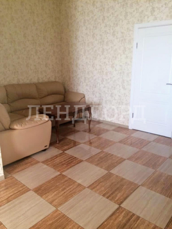 3-комн квартира Кировский проспект, 69