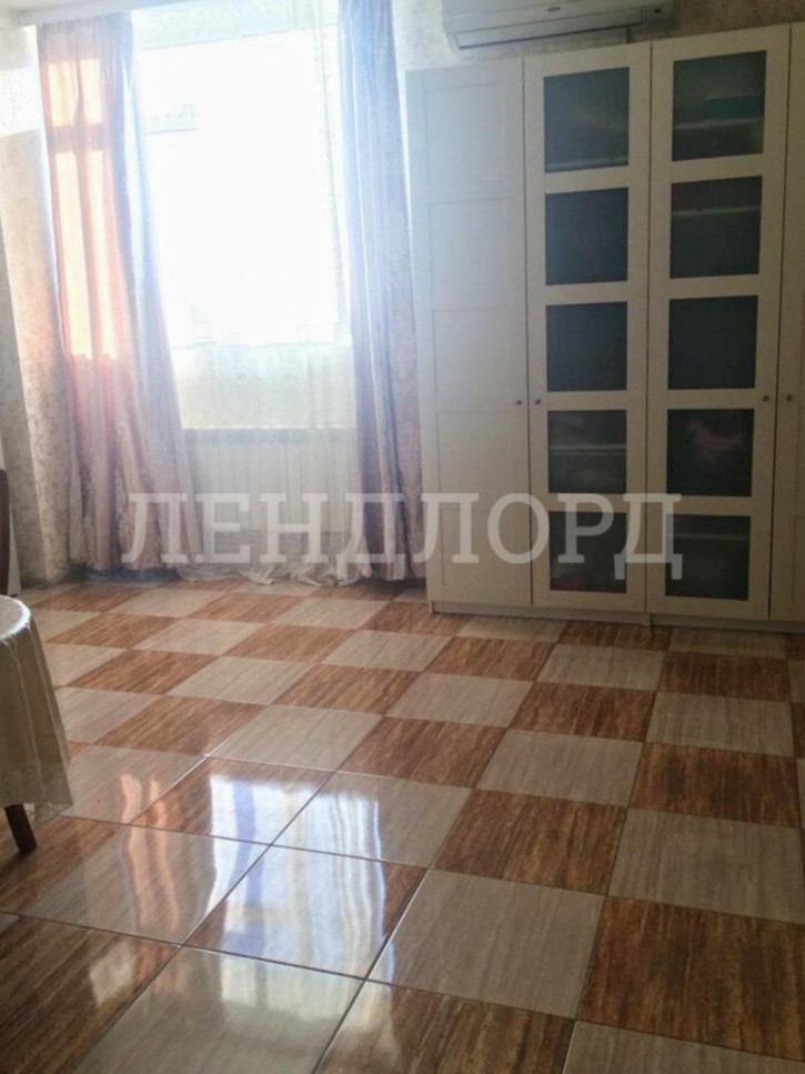 3-комн квартира Кировский проспект, 69