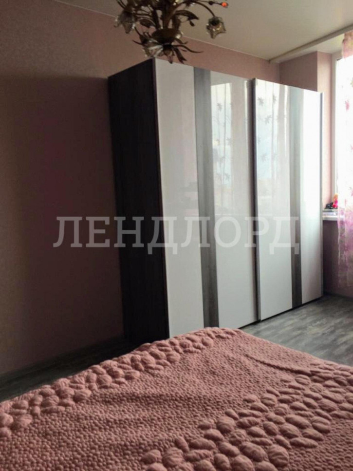 3-комн квартира Кировский проспект, 69