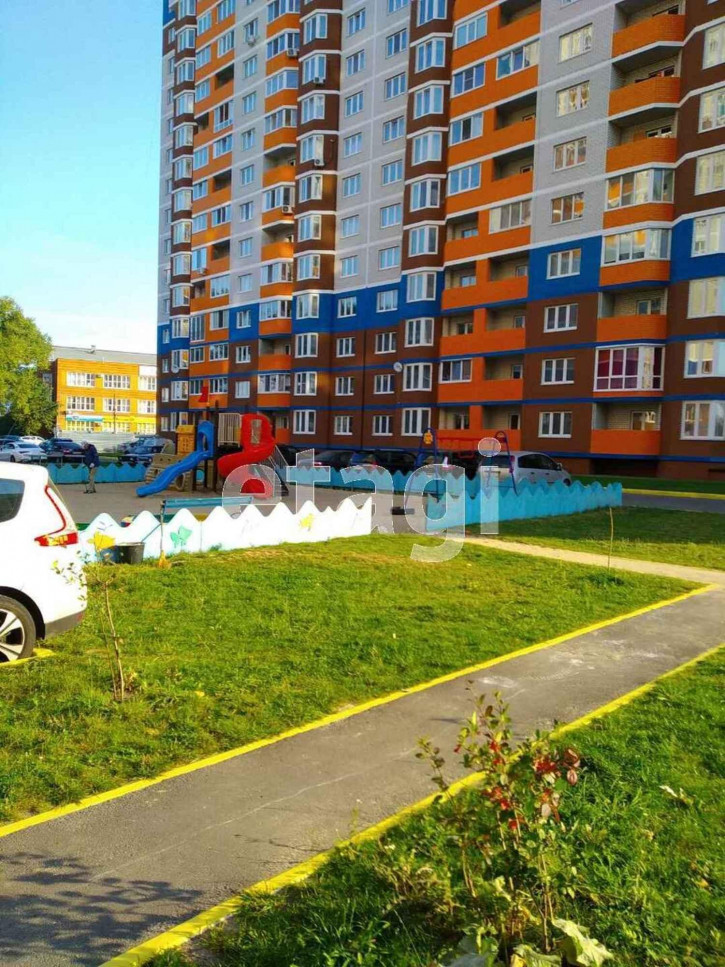 1-комн квартира улица Комарова