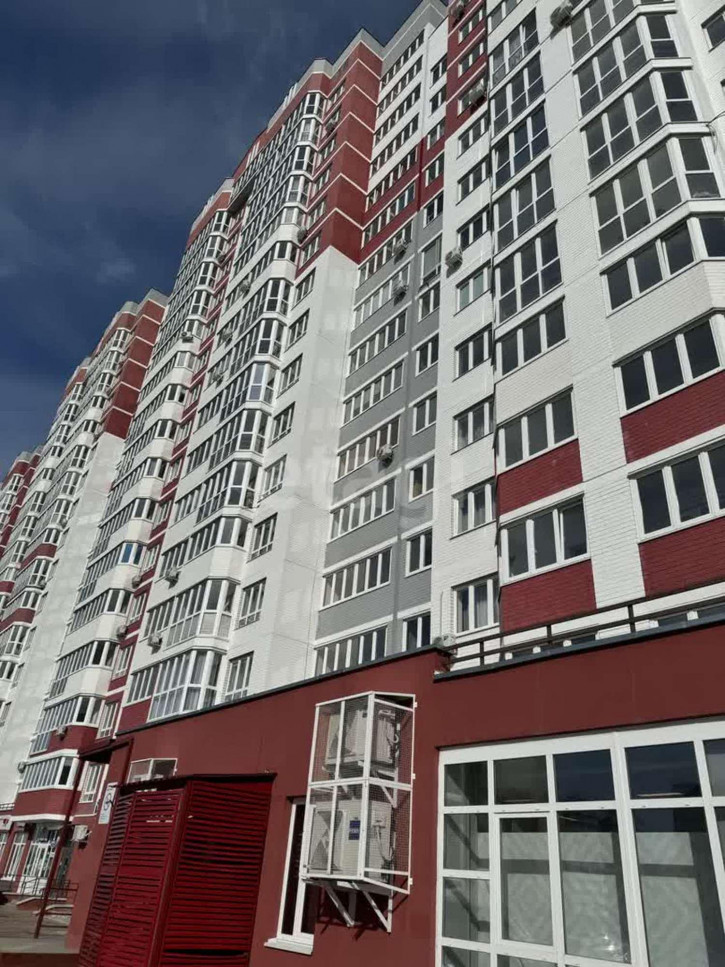 3-комн квартира улица Войстроченко А.Ф.