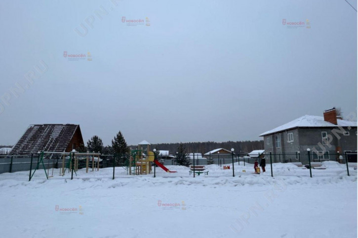 Земельный участок , 880