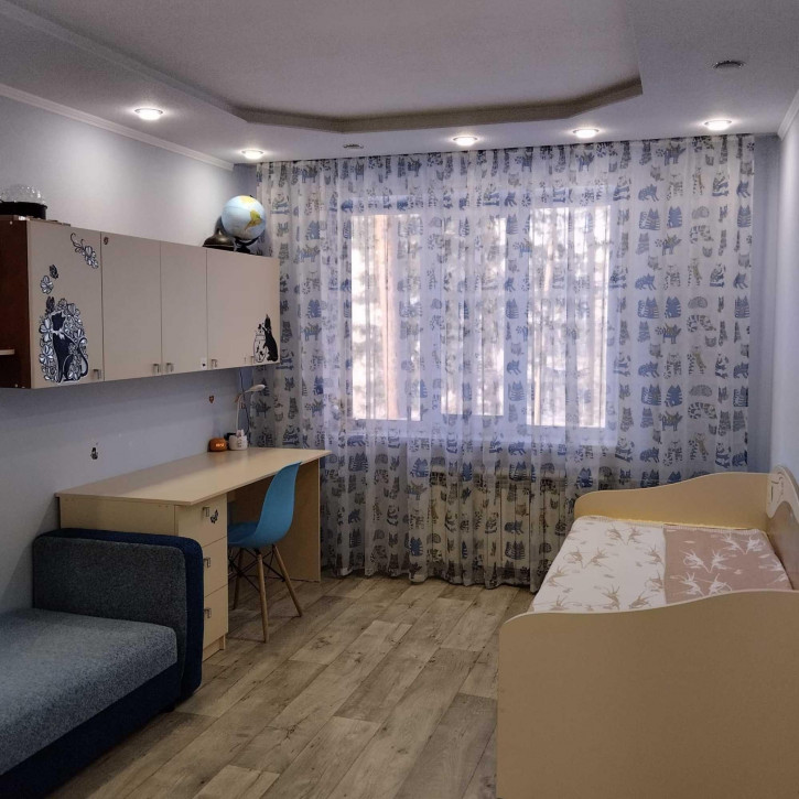 3-комн квартира Георгия Димитрова, 8