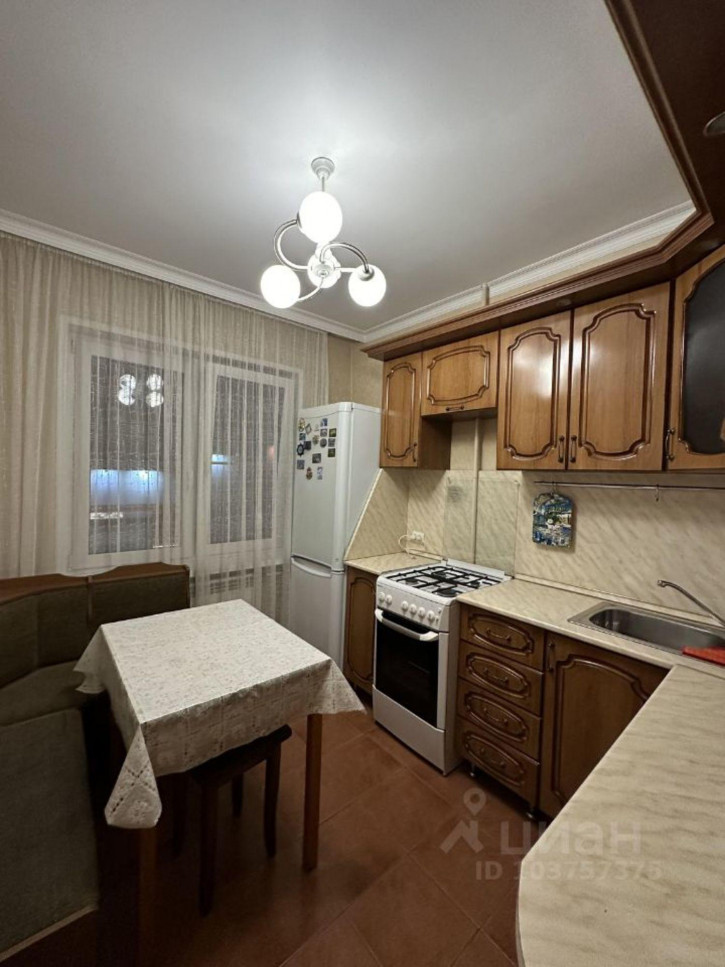 2-комн квартира улица Морских Пехотинцев, 13,  д. 13