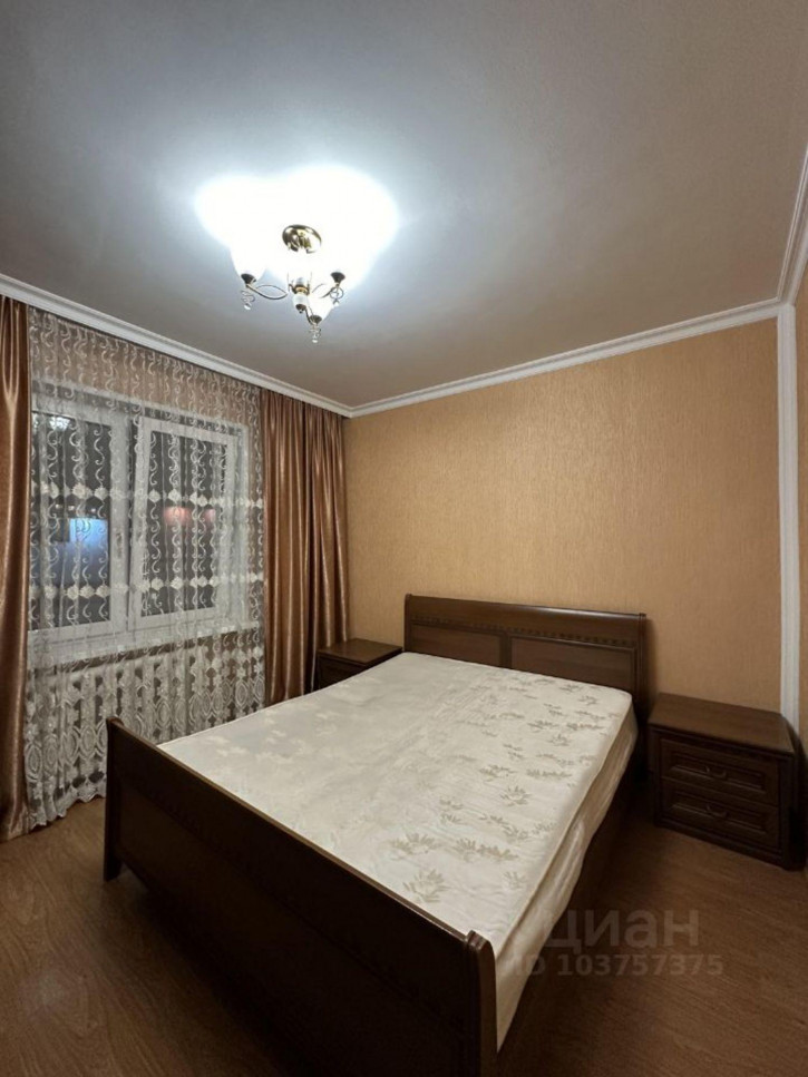 2-комн квартира улица Морских Пехотинцев, 13,  д. 13