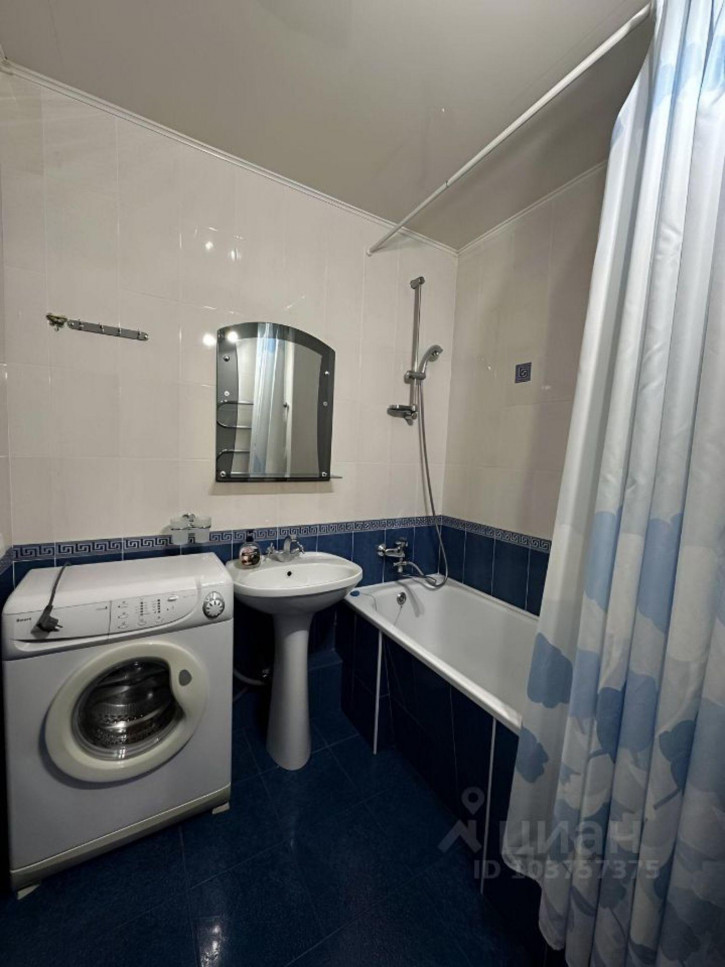 2-комн квартира улица Морских Пехотинцев, 13,  д. 13