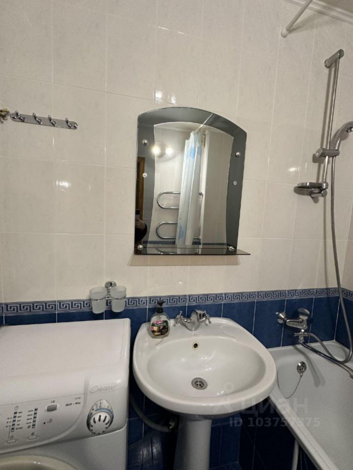 2-комн квартира улица Морских Пехотинцев, 13,  д. 13