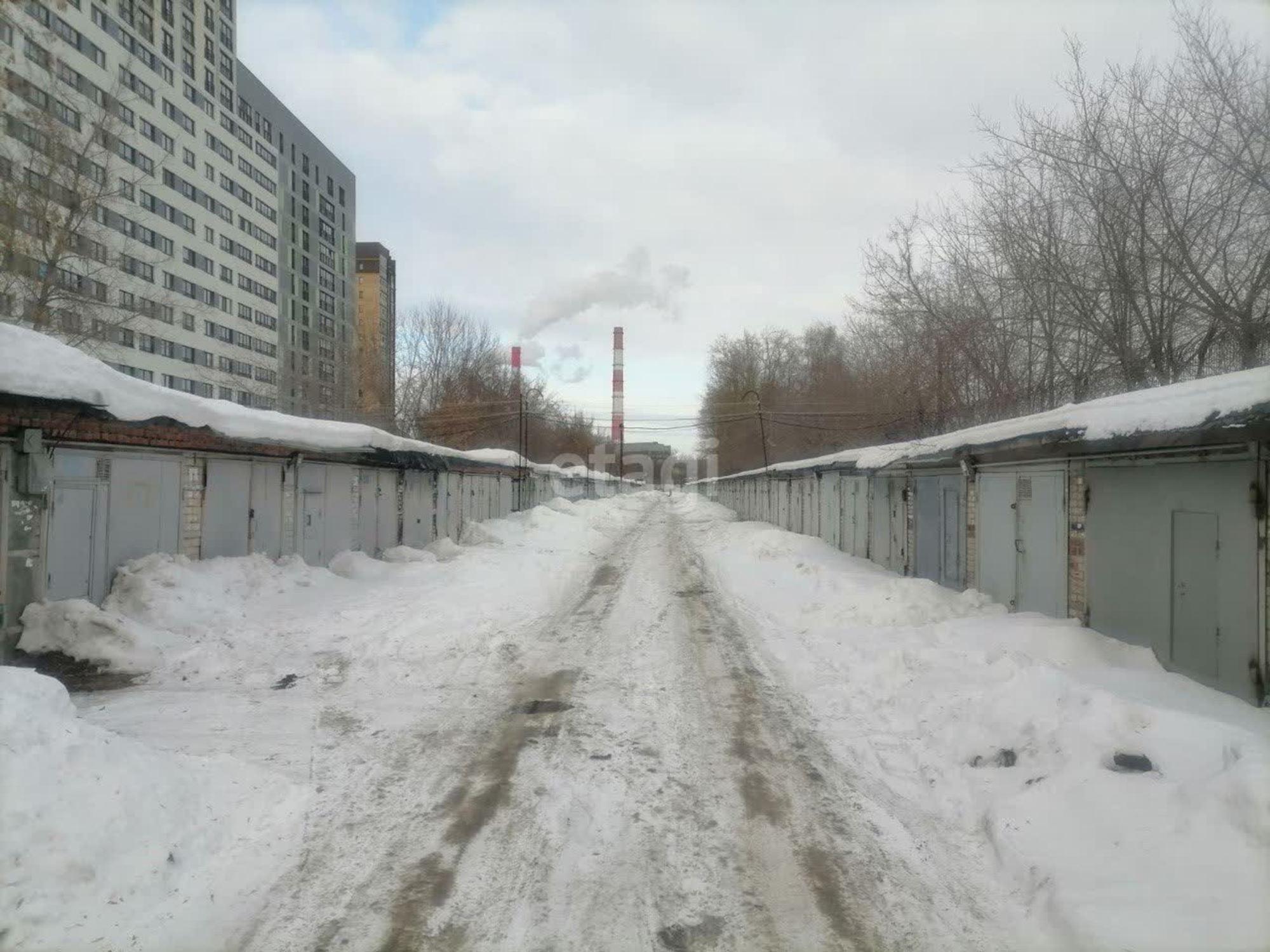 Купить гараж, место в паркинге за 700 000 рублей на 50 лет Октября 59