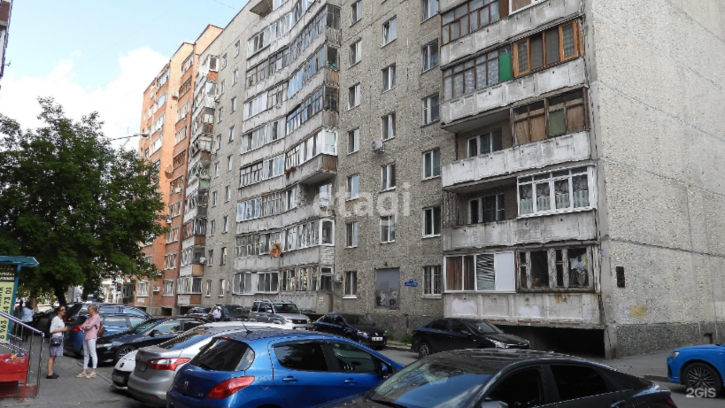 2-комн квартира Комсомольская, 44