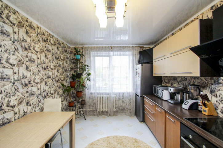 3-комн квартира Судоремонтная, 24