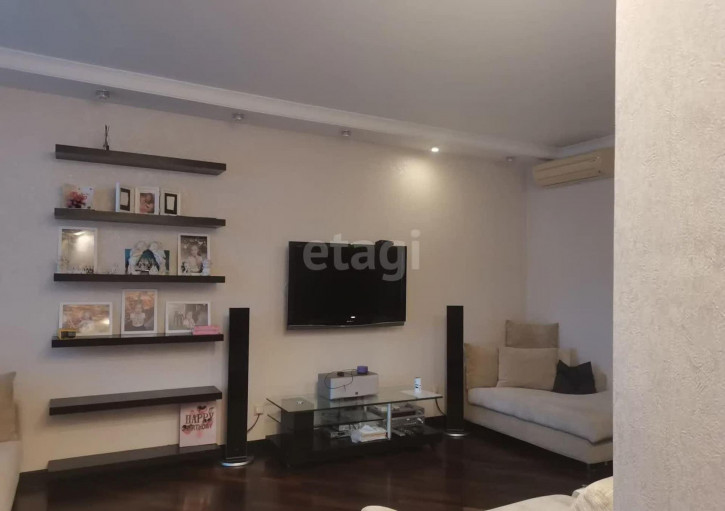 3-комн квартира Немцова, 72