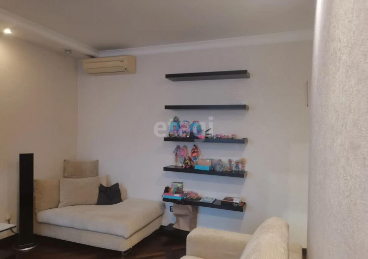 3-комн квартира Немцова, 72