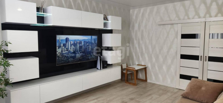 3-комн квартира Академика Сахарова проспект, 93