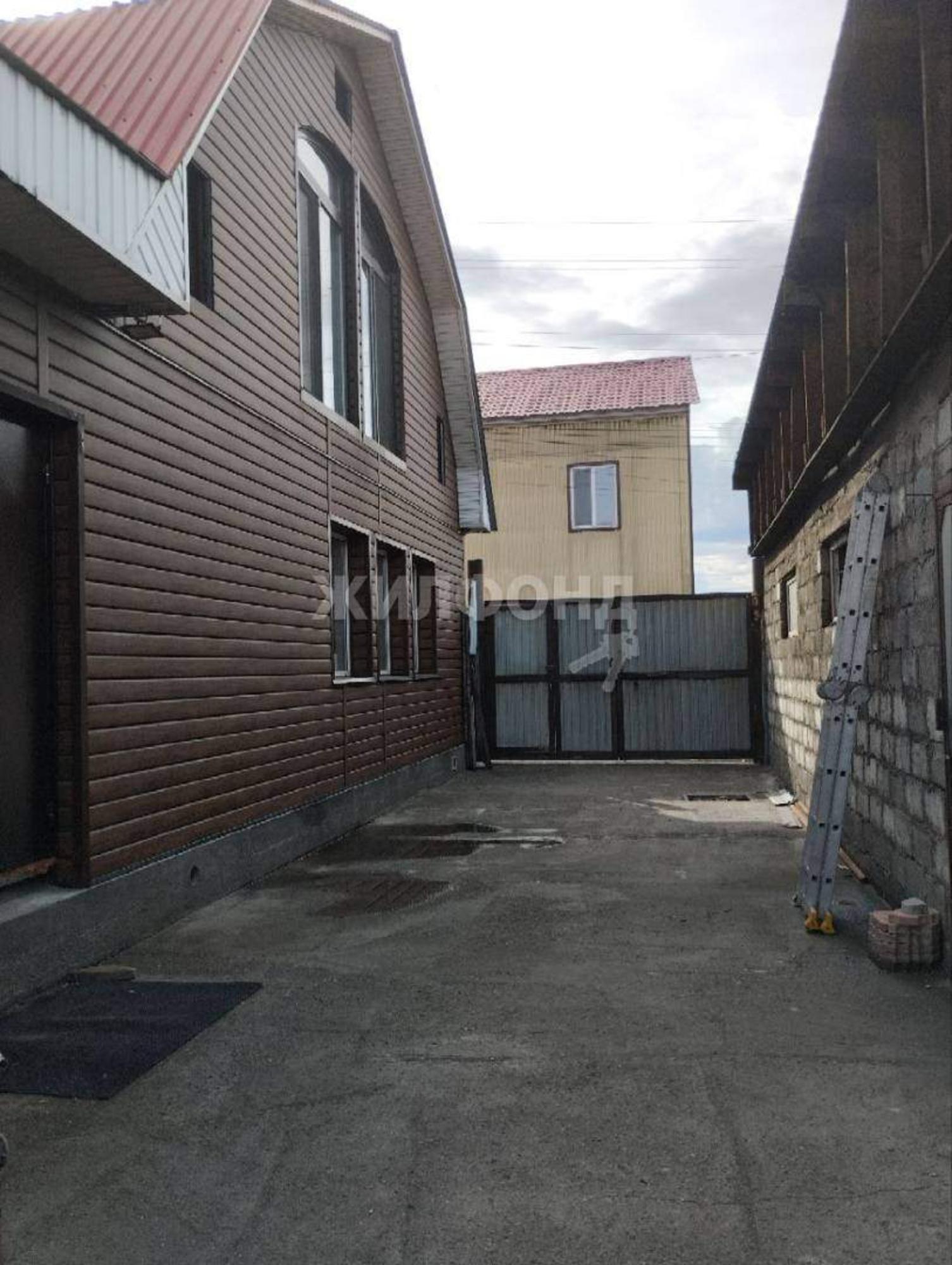 Купить дачу, дом, коттедж за 12 000 000 рублей на Крутой переулок