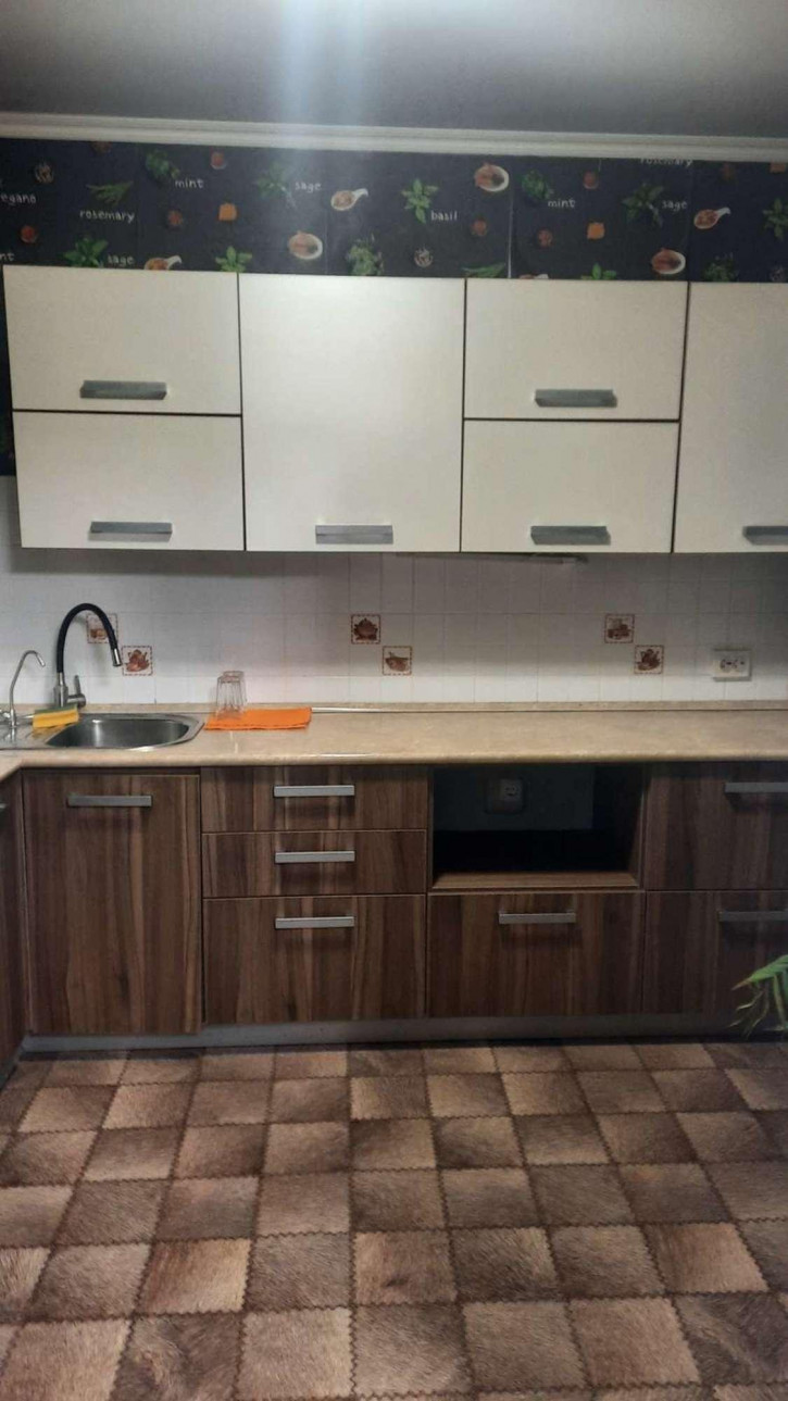 3-комн квартира Толстого улица, 28