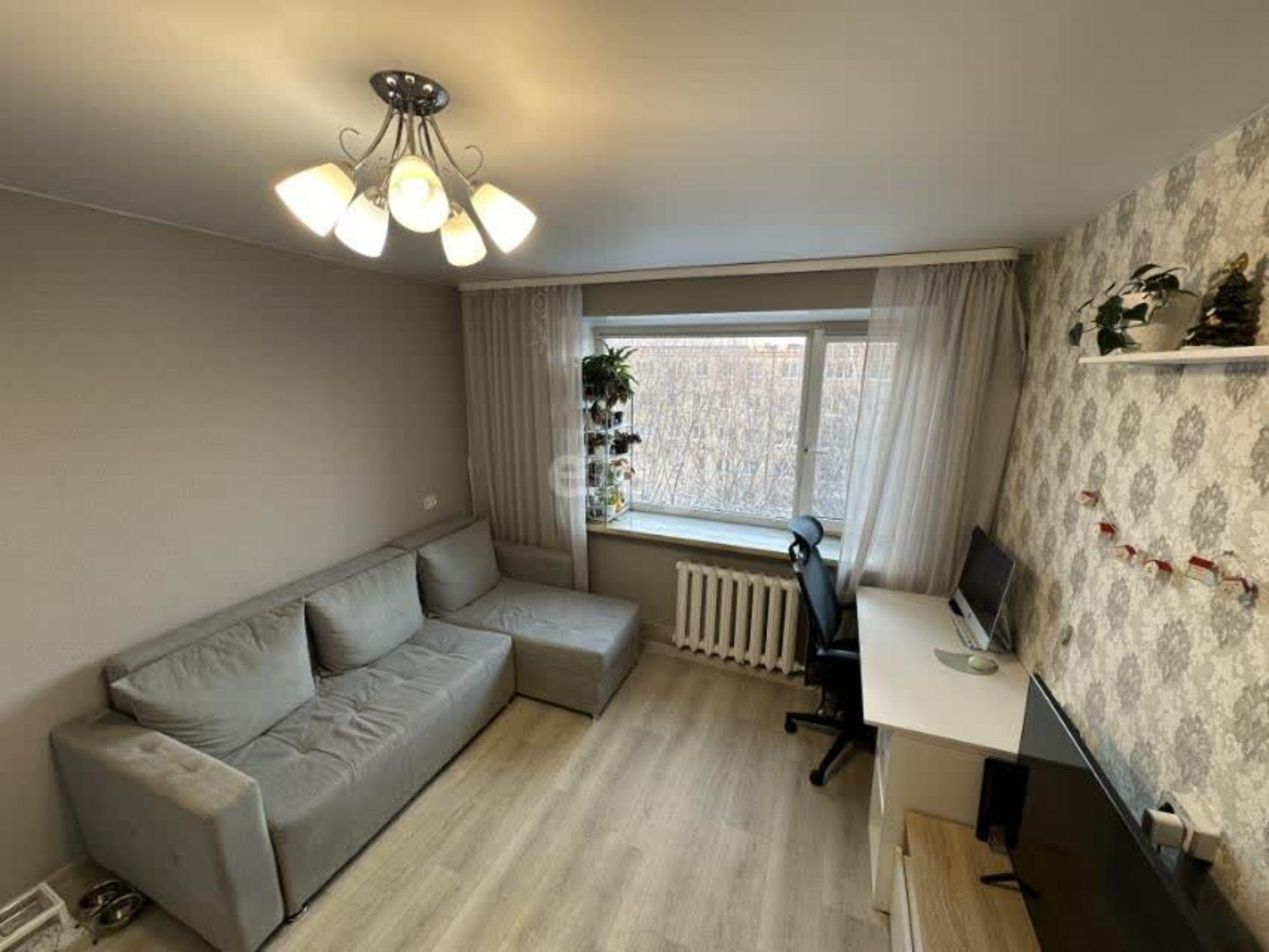 Купить квартиру за 2 300 000 рублей на Парфенова, 20
