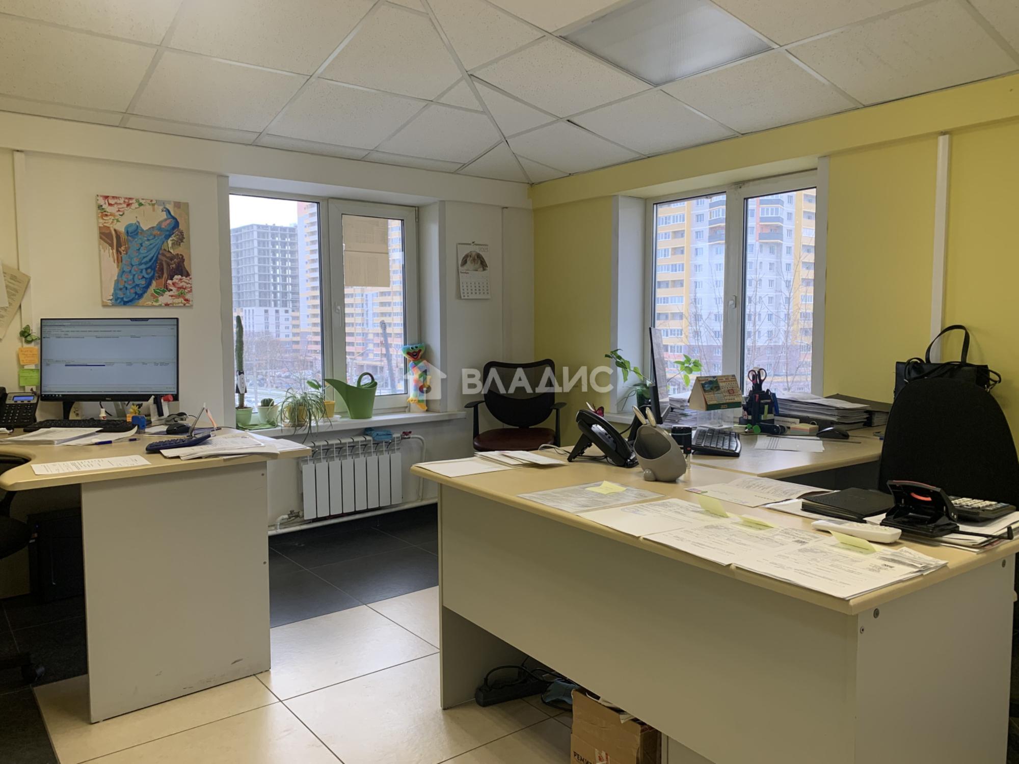 Купить офис, помещение под офис за 18 500 000 рублей на проспект Строителей