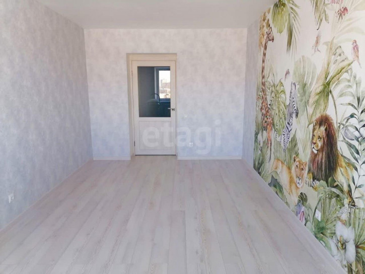 2-комн квартира улица Гагарина, 80ак4