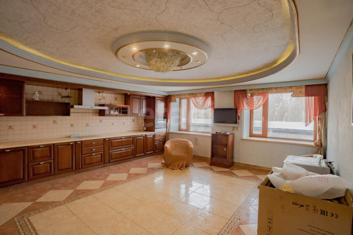 5-комн квартира улица Карла Маркса, 9б
