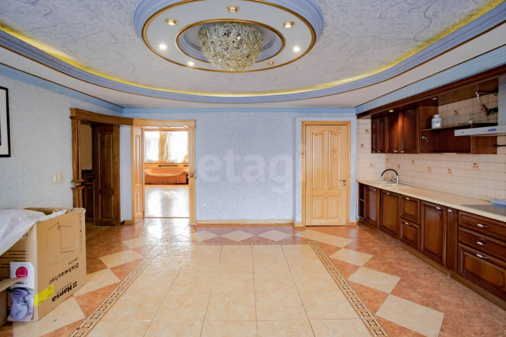 5-комн квартира улица Карла Маркса, 9б