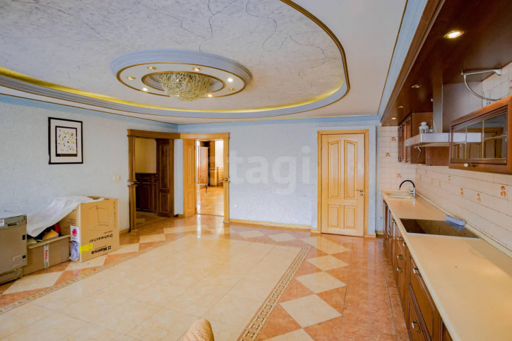 5-комн квартира улица Карла Маркса, 9б