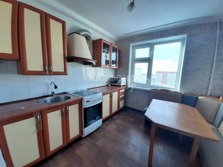 3-комн квартира Ленинградская улица, д.31