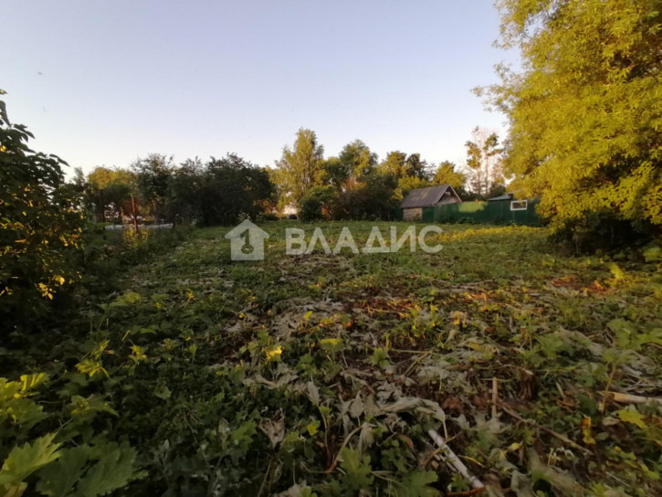 Земельный участок