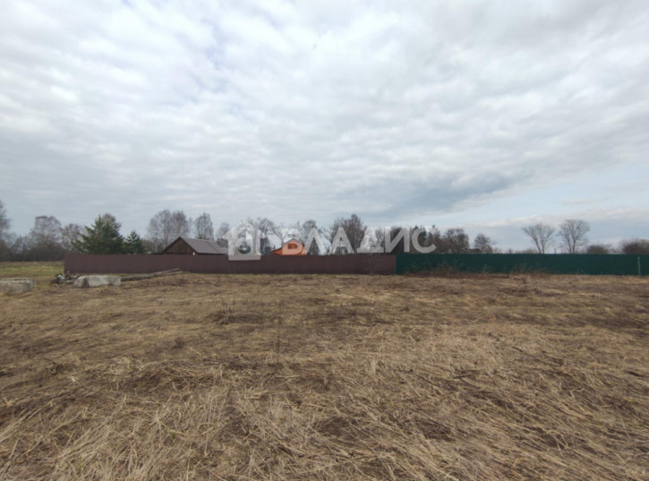 Земельный участок