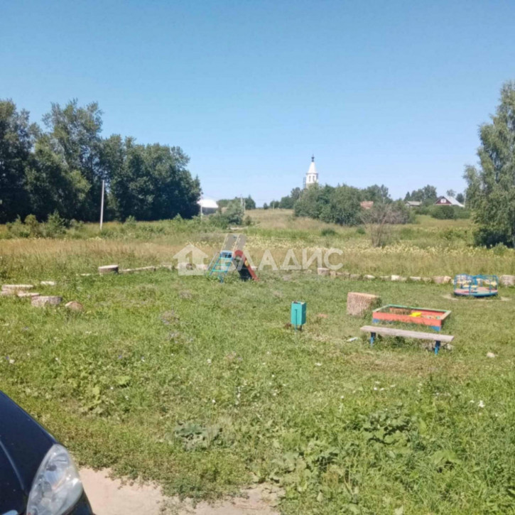 Земельный участок