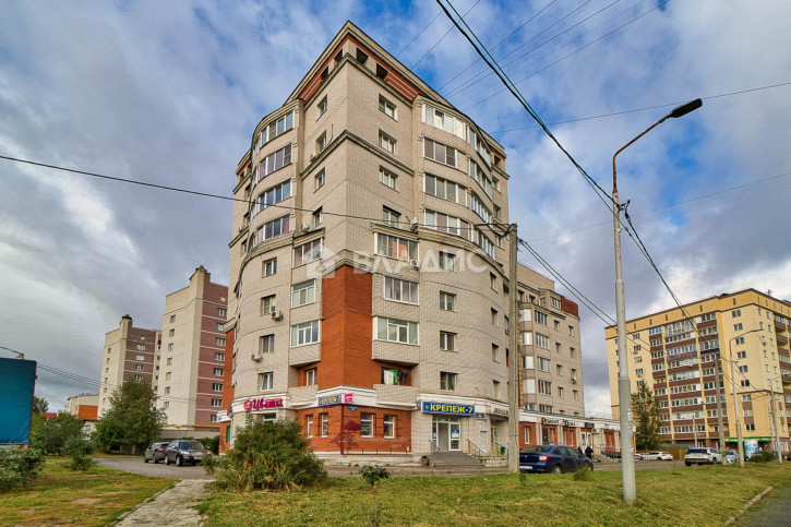 3-комн квартира улица Пугачёва