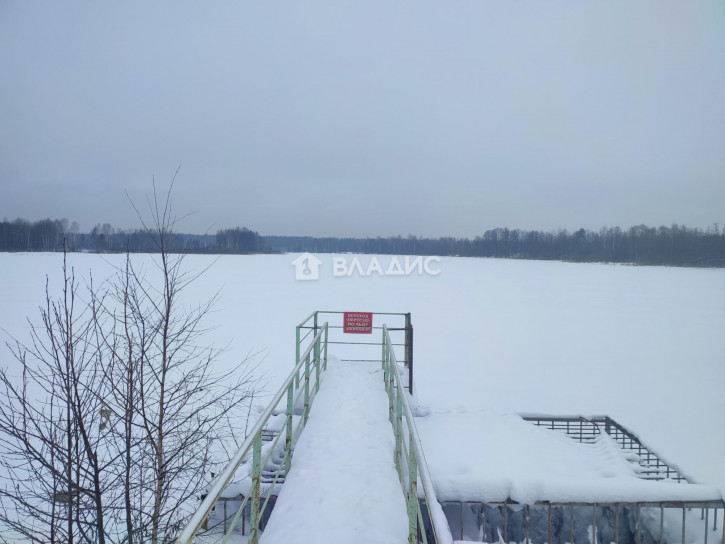 Земельный участок