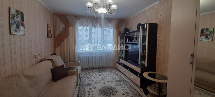 2-комн квартира улица Комиссарова
