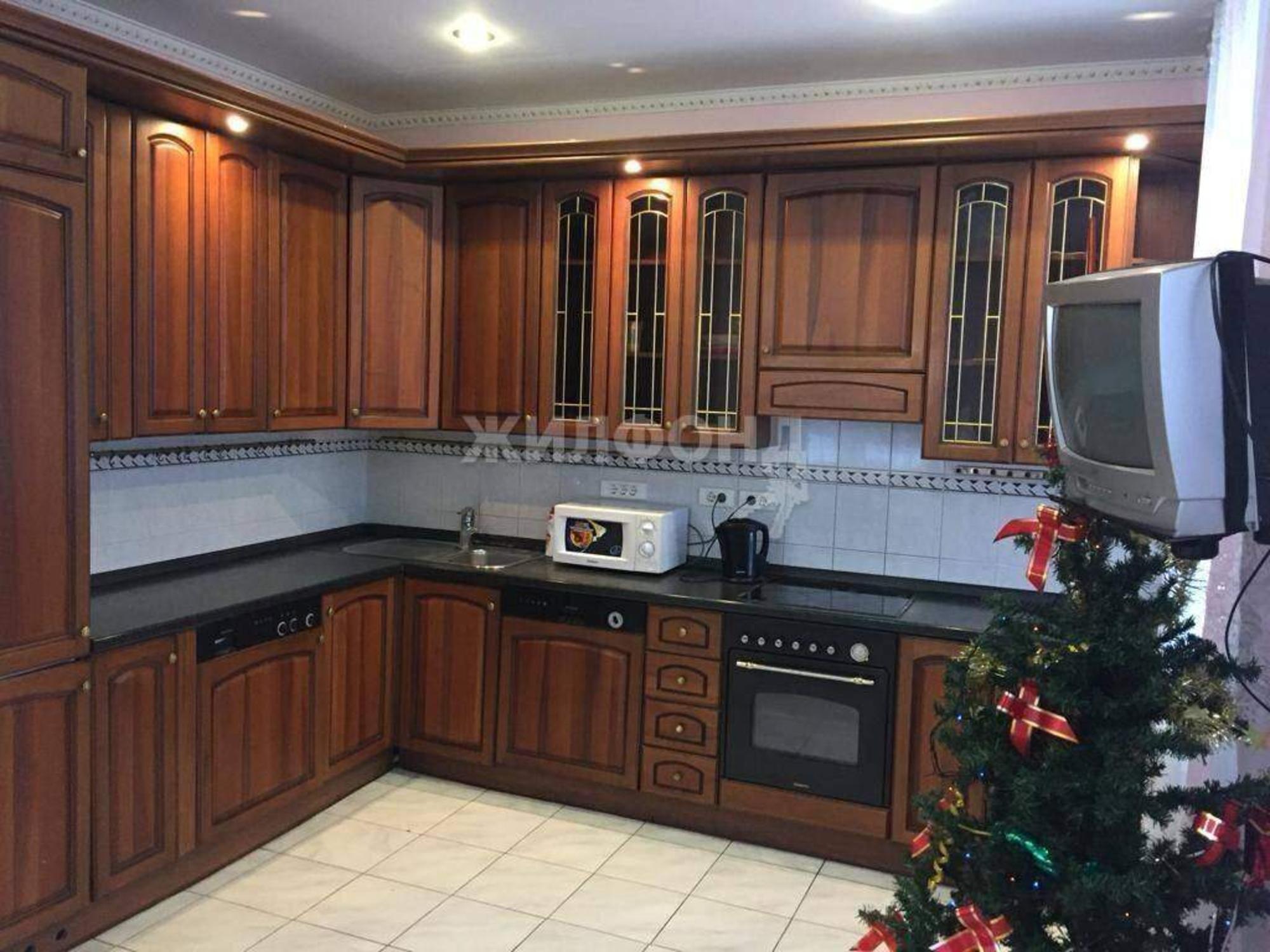 Купить дачу, дом, коттедж за 15 000 000 рублей на Лесная улица