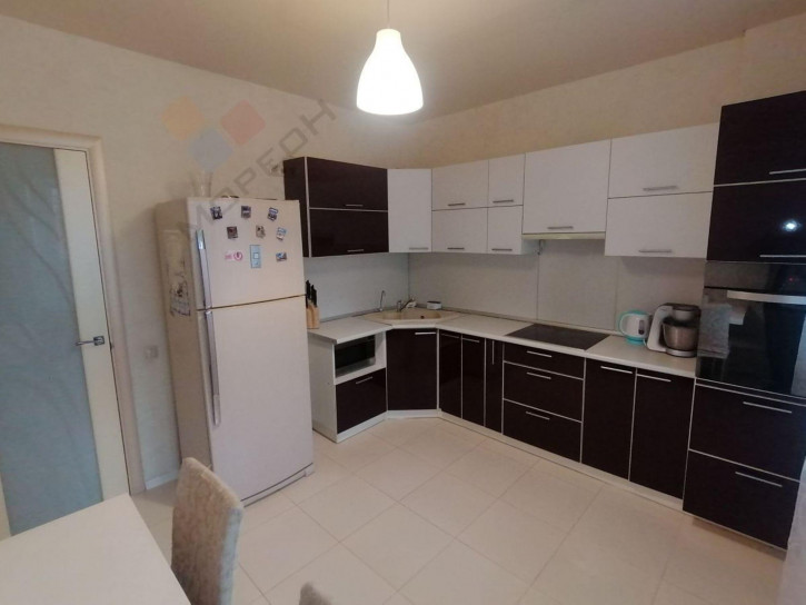 3-комн квартира КИМ ул, 143/1